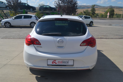 Opel Astra 1.3CDTİ ENJOY 2013 Model Düz Vites