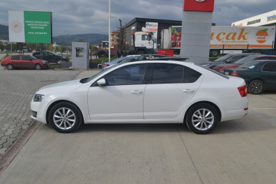 Skoda Octavia 1.6TDİ STYLE 2016 Model Otomatik Vites