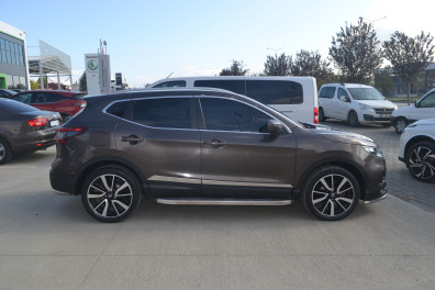 Nissan Qashqai 1.6DCİ SKYPACK AT 2017 Model Otomatik Vites