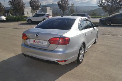 Volkswagen Jetta 1.6TDİ TRENDLİNE 2011 Model Düz Vites