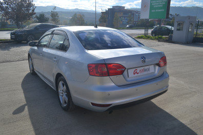 Volkswagen Jetta 1.6TDİ TRENDLİNE 2011 Model Düz Vites