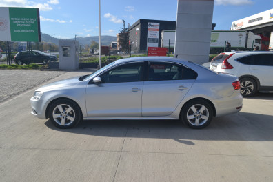 Volkswagen Jetta 1.6TDİ TRENDLİNE 2011 Model Düz Vites