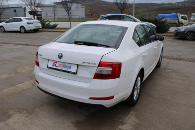 Skoda Octavia 1.6TDİ STYLE CR 2016 Model Otomatik Vites