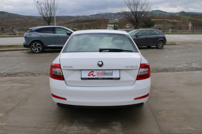 Skoda Octavia 1.6TDİ STYLE CR 2016 Model Otomatik Vites