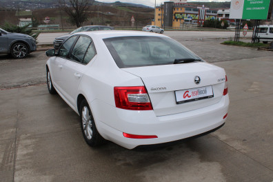 Skoda Octavia 1.6TDİ STYLE CR 2016 Model Otomatik Vites