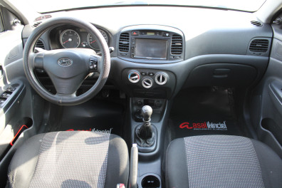 Hyundai Accent Era 1.5 CRDİ TEAM  2010 Model Düz Vites