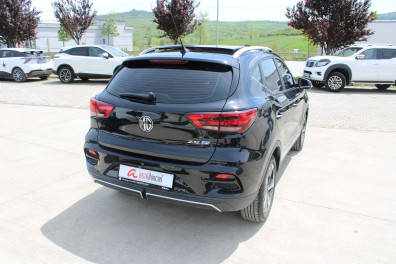 MG ZS EV LUXURY 2023 Model Otomatik Vites