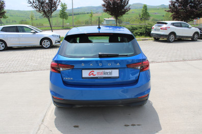 Skoda Fabia 1.0TSİ ELİTE MT 2023 Model Düz Vites