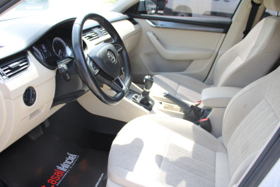 Skoda Octavia 1.6TDİ STYLE 2019 Model Otomatik Vites