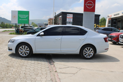 Skoda Octavia 1.6TDİ STYLE 2019 Model Otomatik Vites