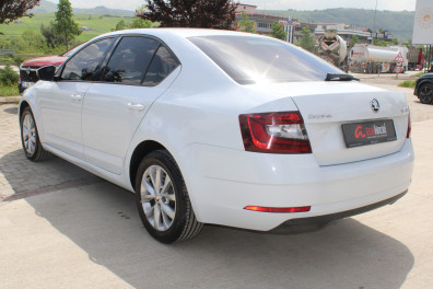 Skoda Octavia 1.6TDİ STYLE 2019 Model Otomatik Vites