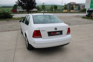 Volkswagen Bora 1.6 COMFORTLİNE 2000 Model Düz Vites