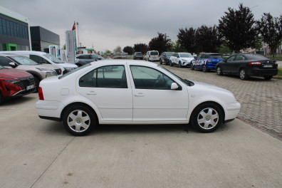 Volkswagen Bora 1.6 COMFORTLİNE 2000 Model Düz Vites