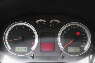Volkswagen Bora 1.6 COMFORTLİNE 2000 Model Düz Vites