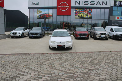 Volkswagen Bora 1.6 COMFORTLİNE 2000 Model Düz Vites