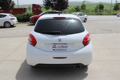 Peugeot 208 1.4HDİ ACTİVE 2014 Model Düz Vites