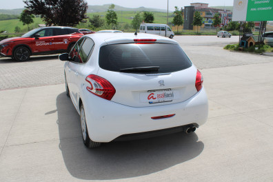 Peugeot 208 1.4HDİ ACTİVE 2014 Model Düz Vites