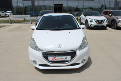 Peugeot 208 1.4HDİ ACTİVE 2014 Model Düz Vites