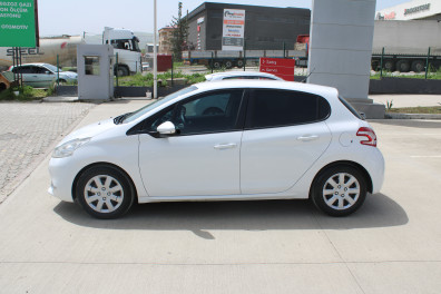 Peugeot 208 1.4HDİ ACTİVE 2014 Model Düz Vites