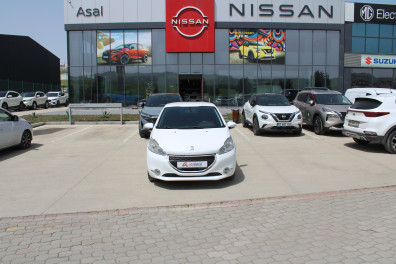 Peugeot 208 1.4HDİ ACTİVE 2014 Model Düz Vites