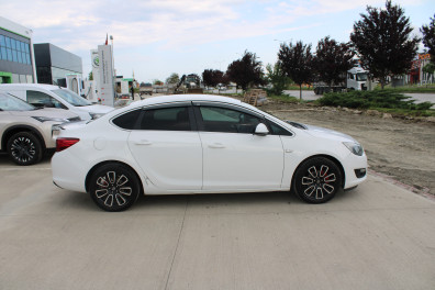 Opel Astra 1.6LPG EDİTİON 2012 Model Düz Vites