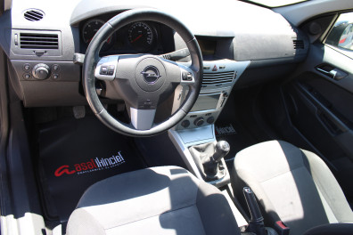 Opel Astra 1.3CDTİ ESSENTİA 2011 Model Düz Vites