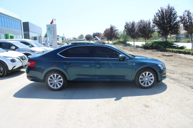 Skoda Superb 1.5TSİ ELİTE 2023 Model Otomatik Vites
