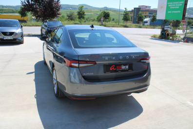 Skoda Superb 1.5TSİ MHEV PRESTİGE 2024 Model Otomatik Vites