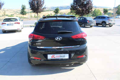 Hyundai i20 1.2MPİ STYLE SUNROOF 2016 Model Düz Vites