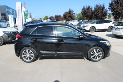 Hyundai i20 1.2MPİ STYLE SUNROOF 2016 Model Düz Vites