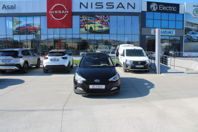 Hyundai i20 1.2MPİ STYLE SUNROOF 2016 Model Düz Vites