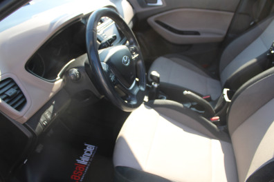 Hyundai i20 1.2MPİ STYLE SUNROOF 2016 Model Düz Vites