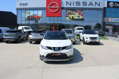 Nissan Qashqai 1.5DCİ PLATİNUM PREMİUM 2016 Model Düz Vites