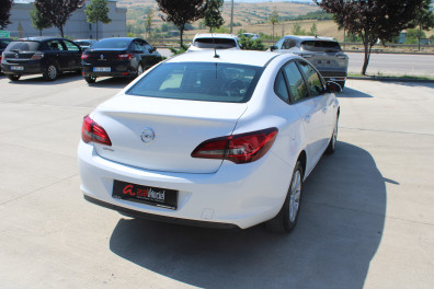 Opel Astra 1.6 LPG EDİTİON PLUS 2018 Model Düz Vites