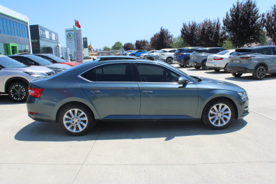 Skoda Superb 1.5TSİ ELİTE SUNROOF 2021 Model Otomatik Vites