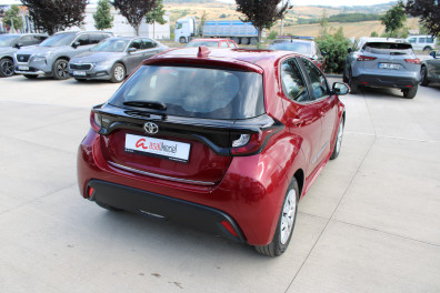Toyota Yaris 1.5 DREAM AT 2021 Model Otomatik Vites