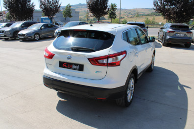 Nissan Qashqai 1.5 DCİ TEKNA MT 2015 Model Düz Vites