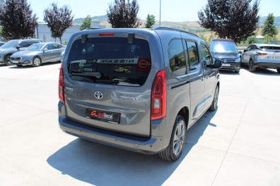 Toyota Proace City 1.5 PASSİON X-PACK AT 2023 Model Otomatik Vites