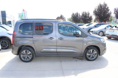 Toyota Proace City 1.5 PASSİON X-PACK AT 2023 Model Otomatik Vites