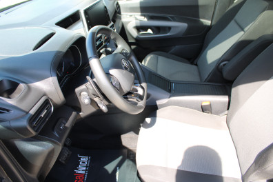 Toyota Proace City 1.5 PASSİON X-PACK AT 2023 Model Otomatik Vites