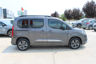 Toyota Proace City 1.5 PASSİON X-PACK 2023 Model Otomatik Vites