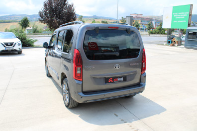 Toyota Proace City 1.5 PASSİON X-PACK 2023 Model Otomatik Vites
