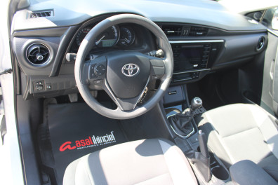 Toyota Auris 1.33 LİFE  2016 Model Düz Vites