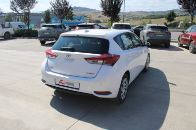 Toyota Auris 1.33 LİFE  2016 Model Düz Vites