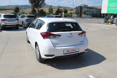 Toyota Auris 1.33 LİFE  2016 Model Düz Vites