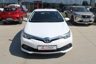 Toyota Auris 1.33 LİFE  2016 Model Düz Vites