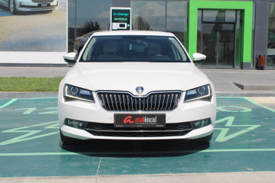 Skoda Superb 1.4 TSİ STYLE 2017 Model Otomatik Vites