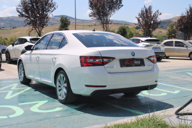 Skoda Superb 1.4 TSİ STYLE 2017 Model Otomatik Vites