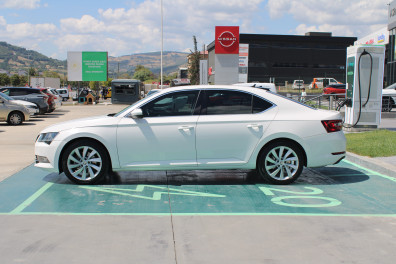 Skoda Superb 1.4 TSİ STYLE 2017 Model Otomatik Vites
