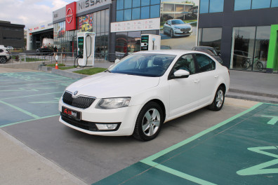 Skoda Octavia  1.6 TDİ OPTİMAL  2015 Model Otomatik Vites
